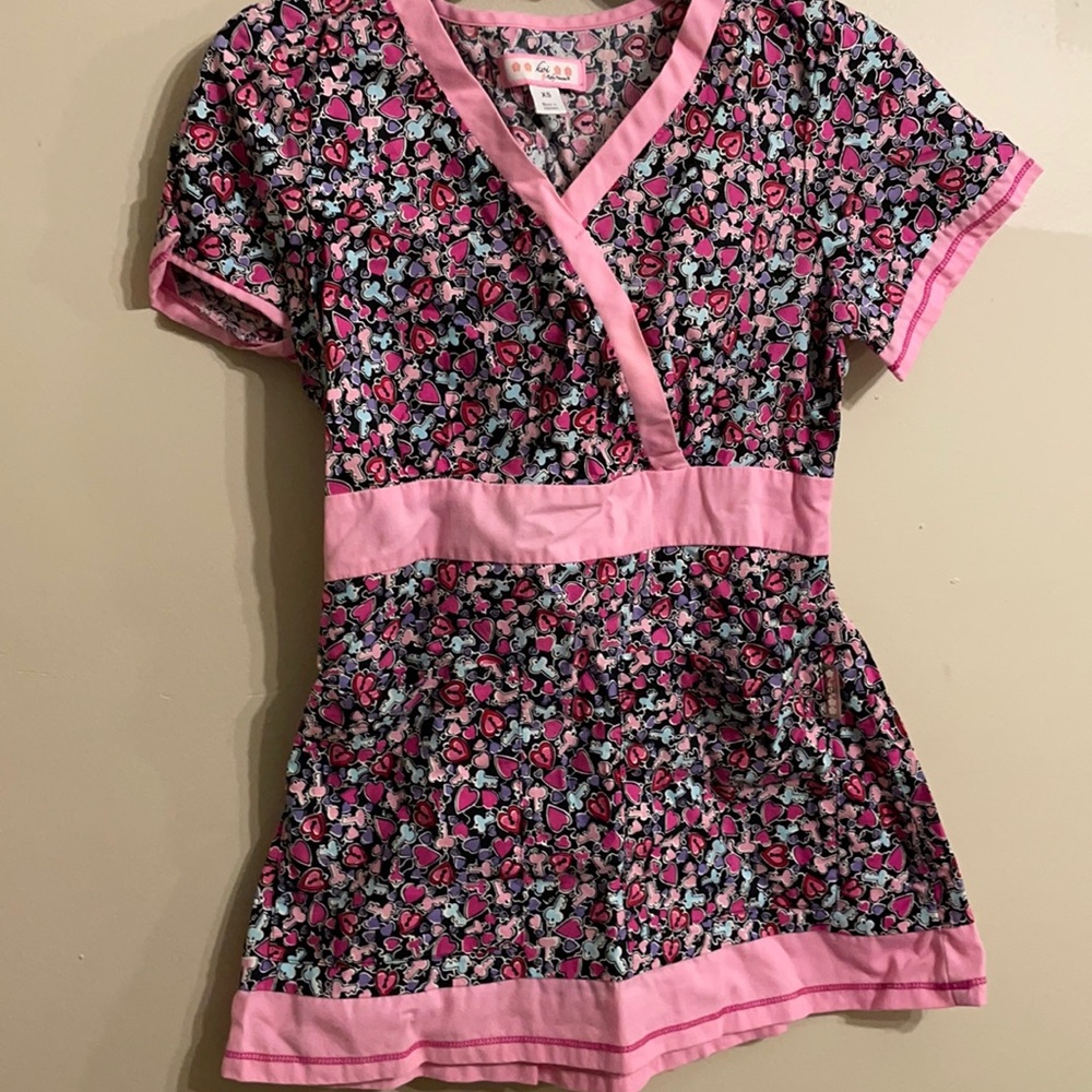 Scrub top
